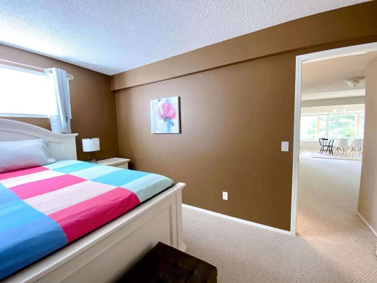 Private, Spacious, & Bright Home Calgary Extérieur photo