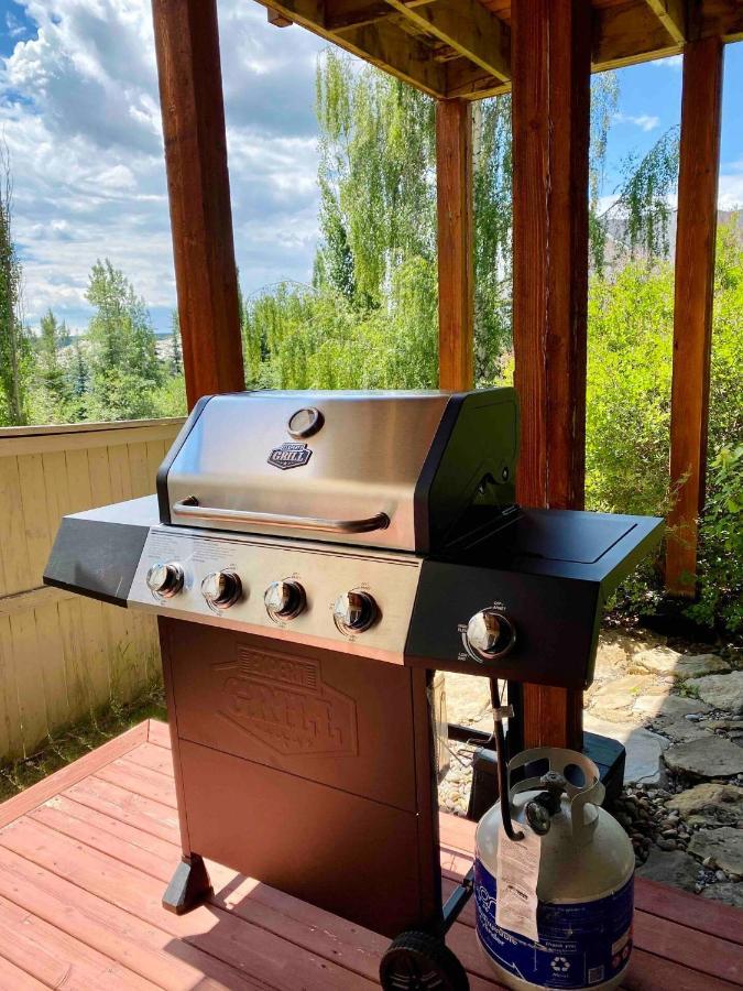 Private, Spacious, & Bright Home Calgary Extérieur photo